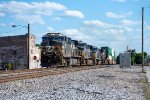 A northbound intermodal rounds the bend at Reidsville 